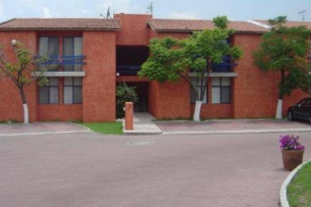 Amplia Suite Alberca Av Bernardo Quintana 12D Mendiola Esterno foto